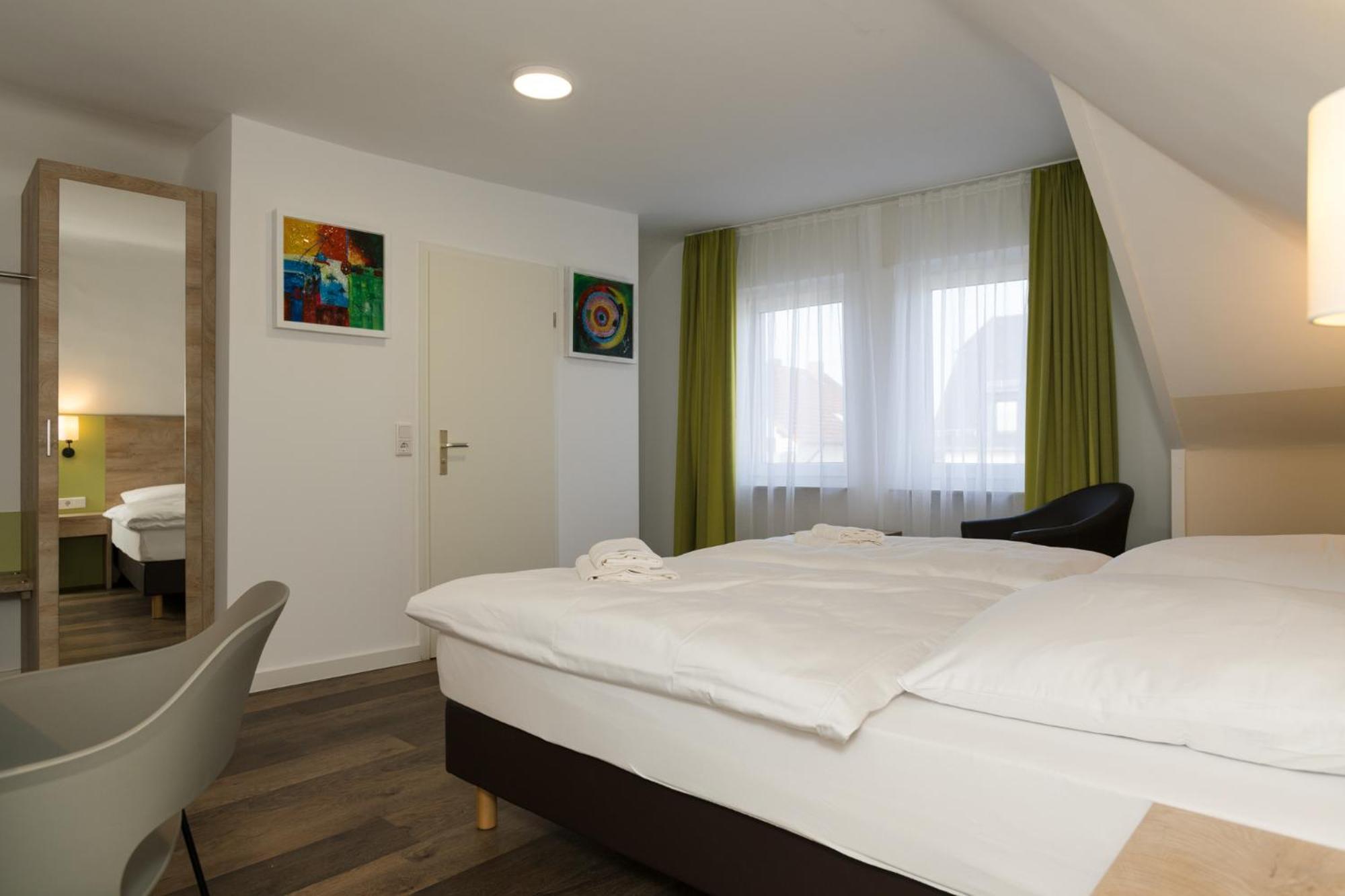 Roca Restaurant Und Hotel Bommersheim Eksteriør bilde