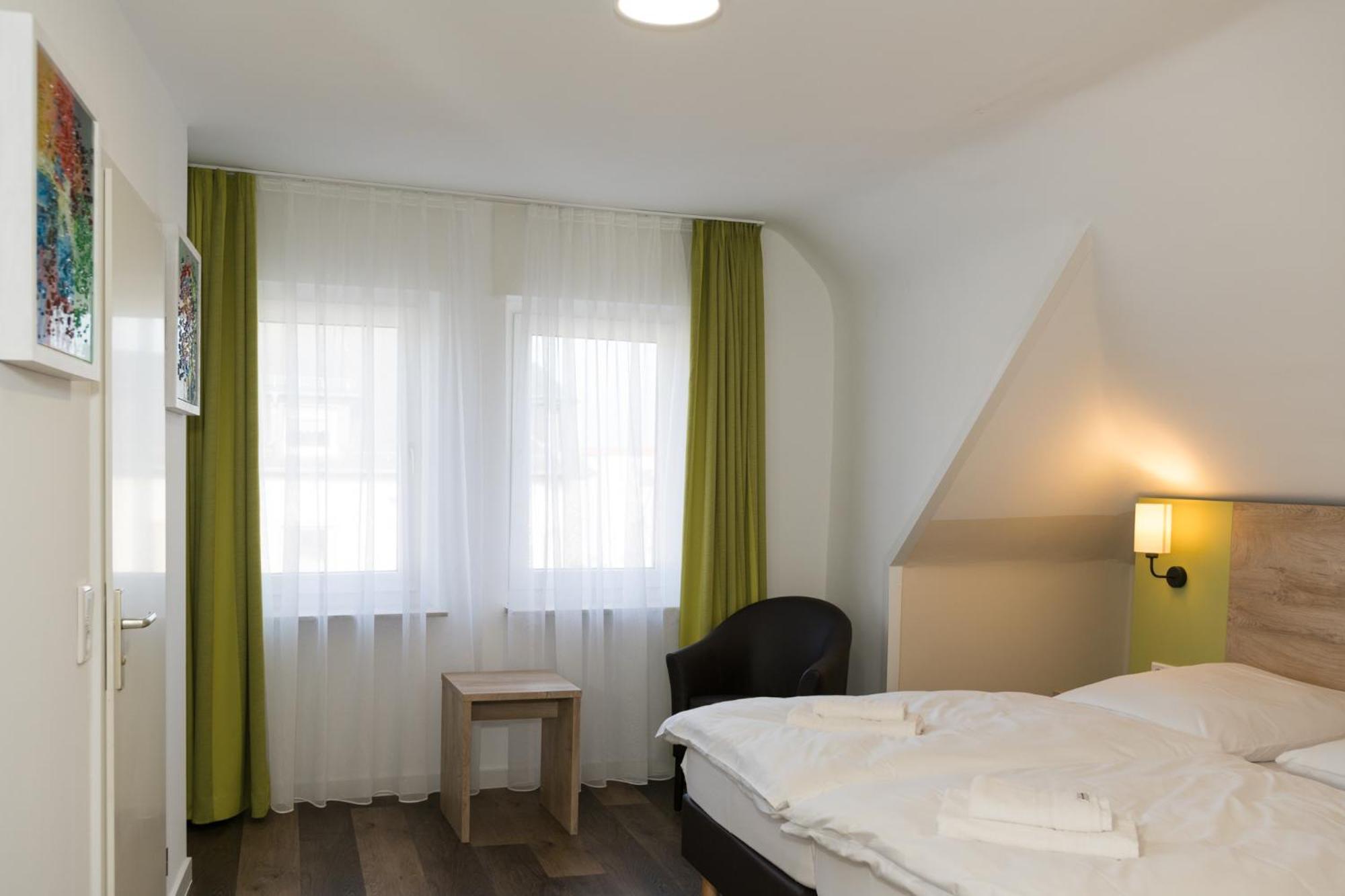 Roca Restaurant Und Hotel Bommersheim Eksteriør bilde