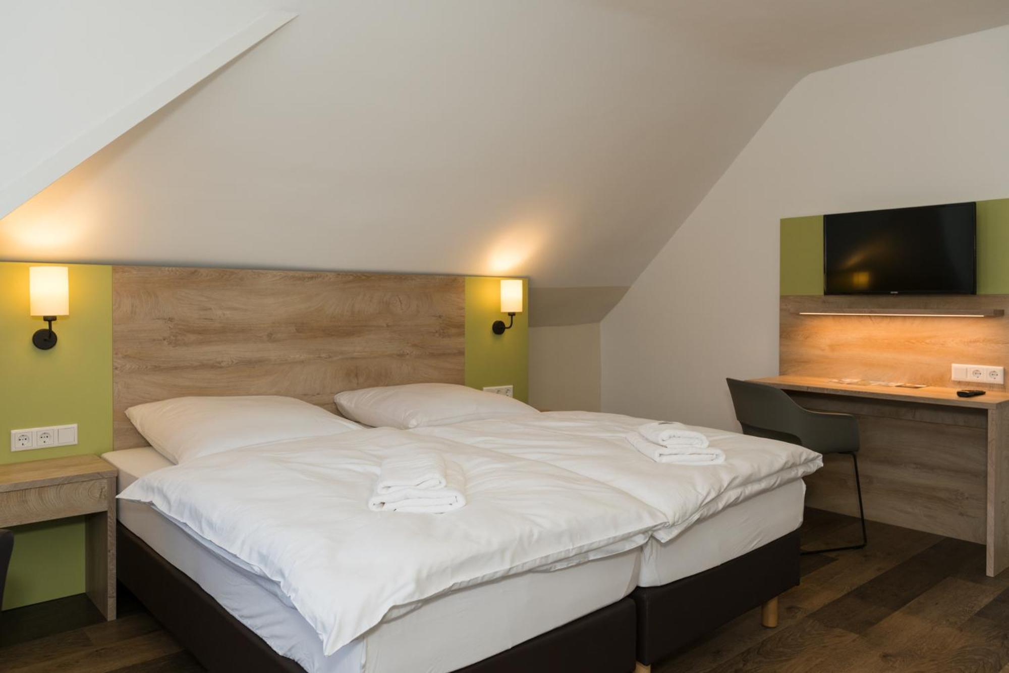 Roca Restaurant Und Hotel Bommersheim Eksteriør bilde