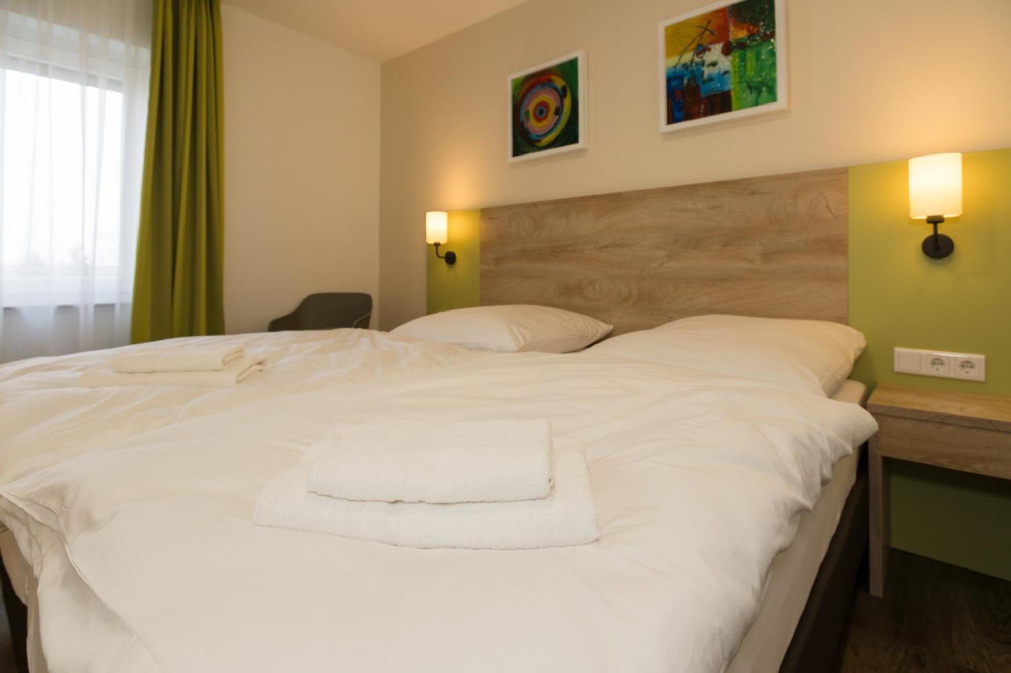 Roca Restaurant Und Hotel Bommersheim Eksteriør bilde